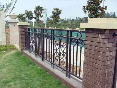 铁艺围栏安装案例